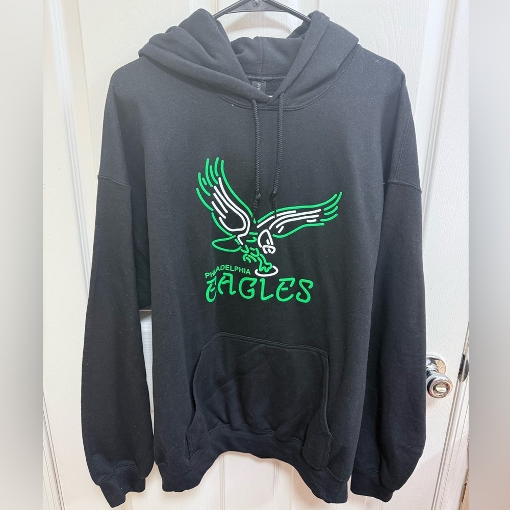 NWOT Philadelphia Eagles Black Hoodie with Green Eagle Design, Size XL